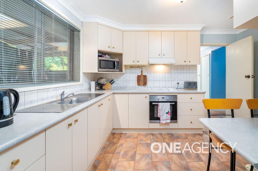 4 TINGA Crescent, Kooringal, Kooringal - Thumbnail 3
