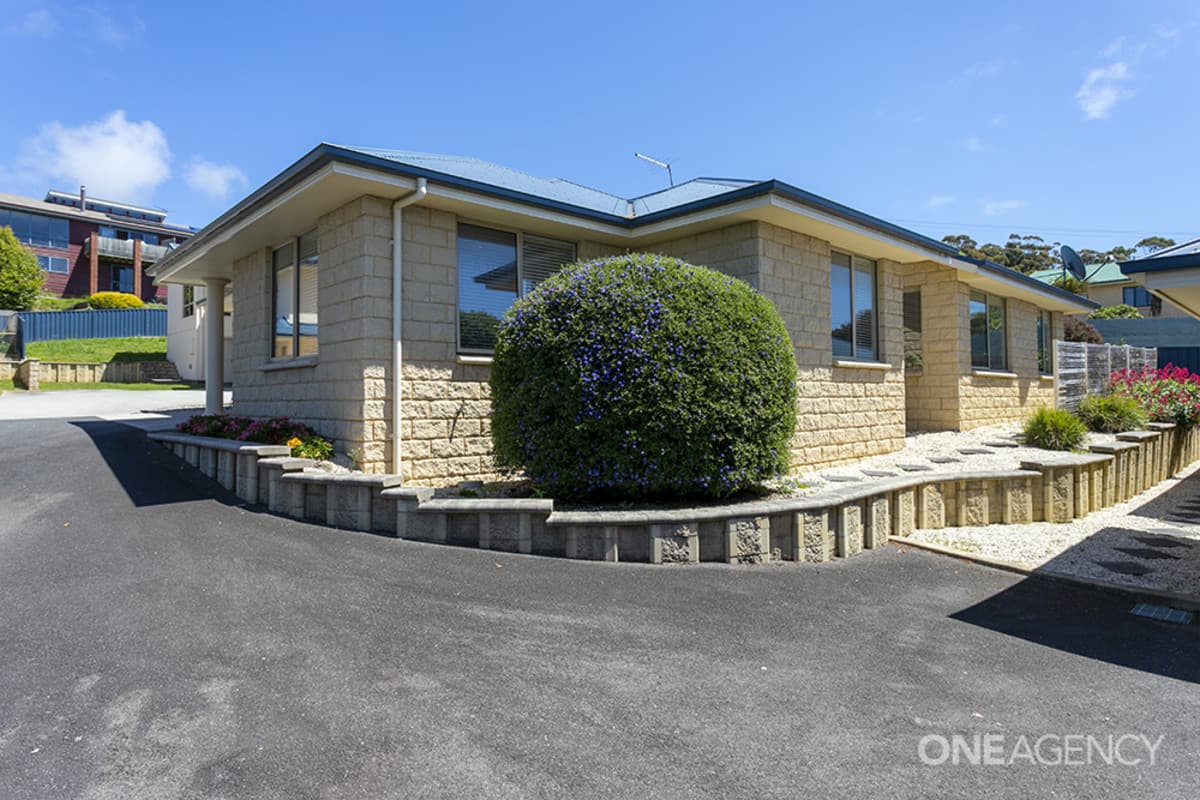 3/20 Main Road, Penguin, Penguin - Image 1