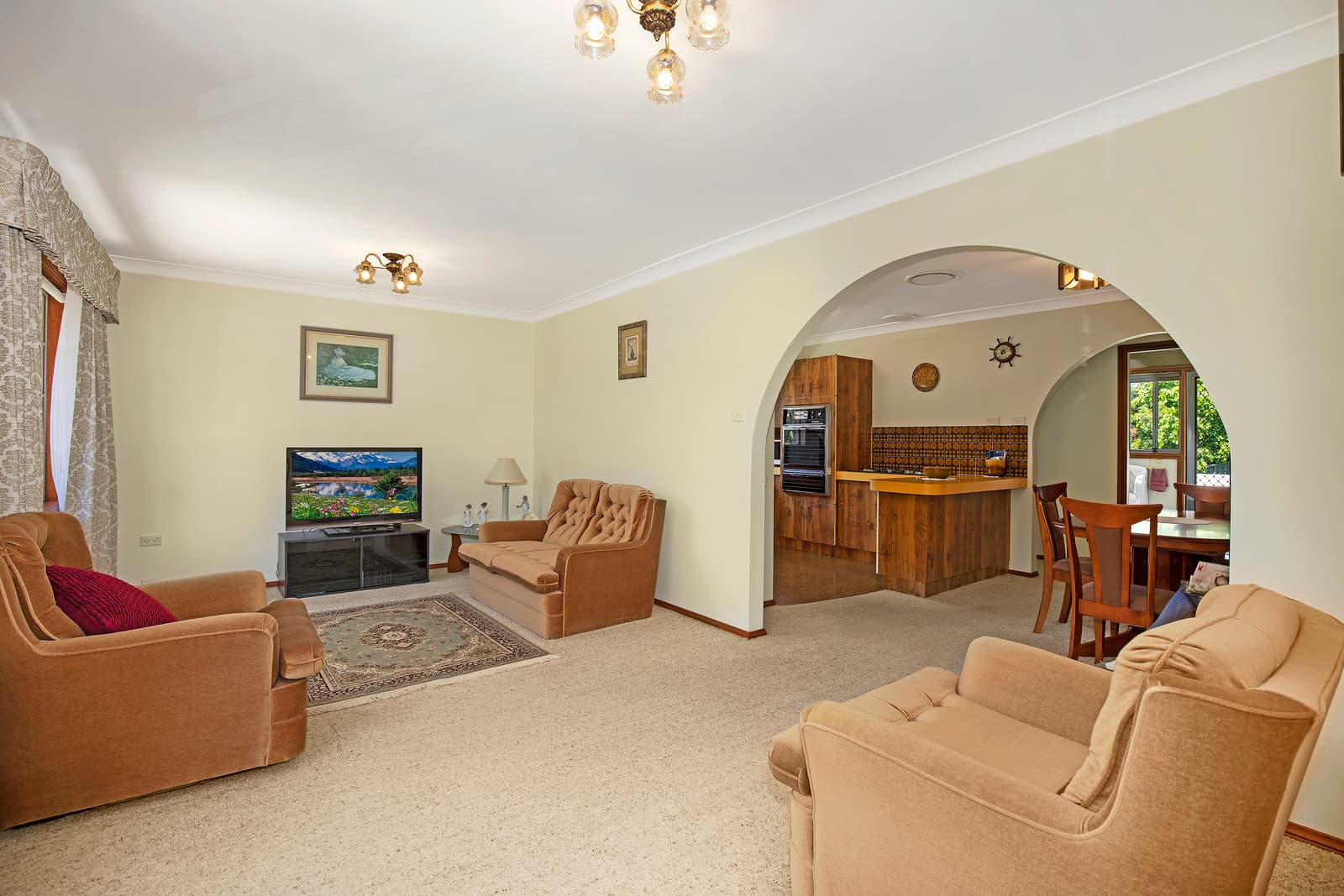 12 Crawford Crescent, Wyoming, Wyoming - Thumbnail 2