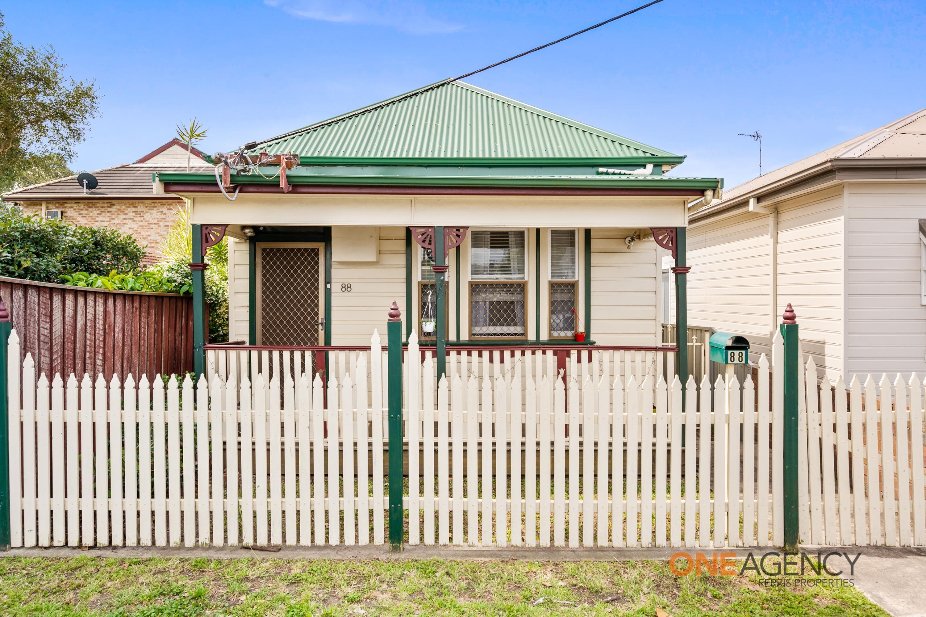 88 James Street, Hamilton, Hamilton - Image 1