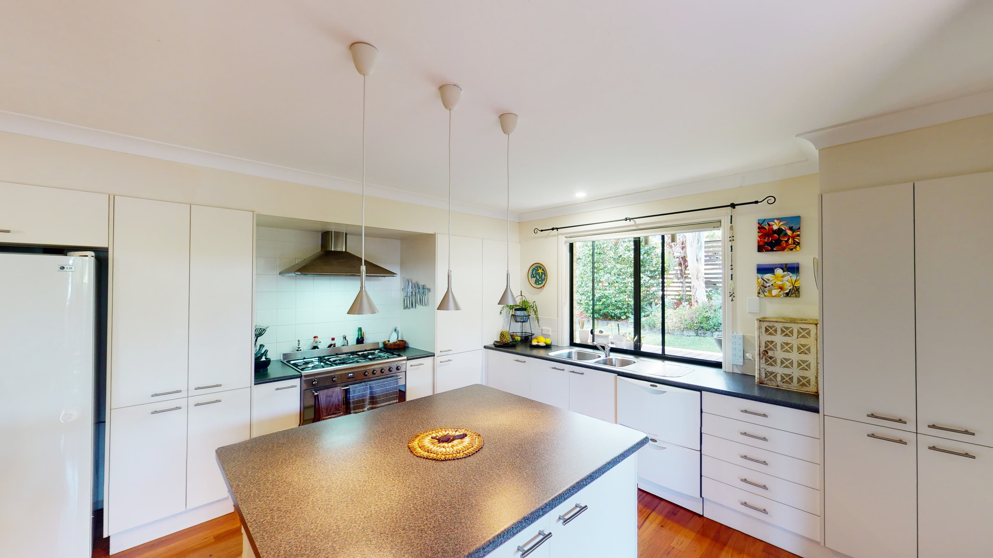 1 Comara Close, Coffs Harbour, Coffs Harbour - Thumbnail 6