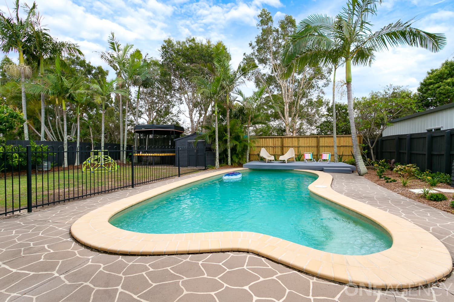 32 La Salle Drive, Newport, Newport - Thumbnail 2