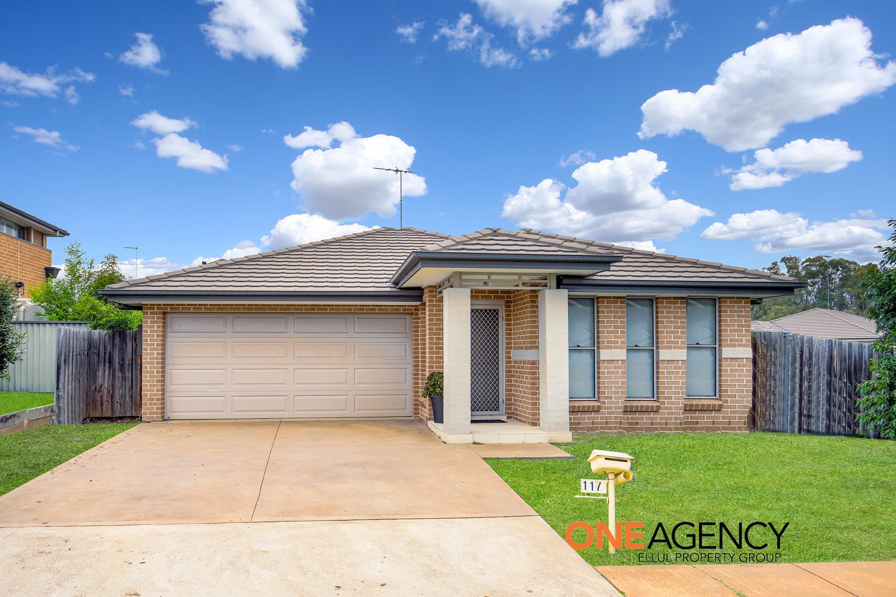 2 Loch Avenue, Glenmore Park, Glenmore Park - Image 1