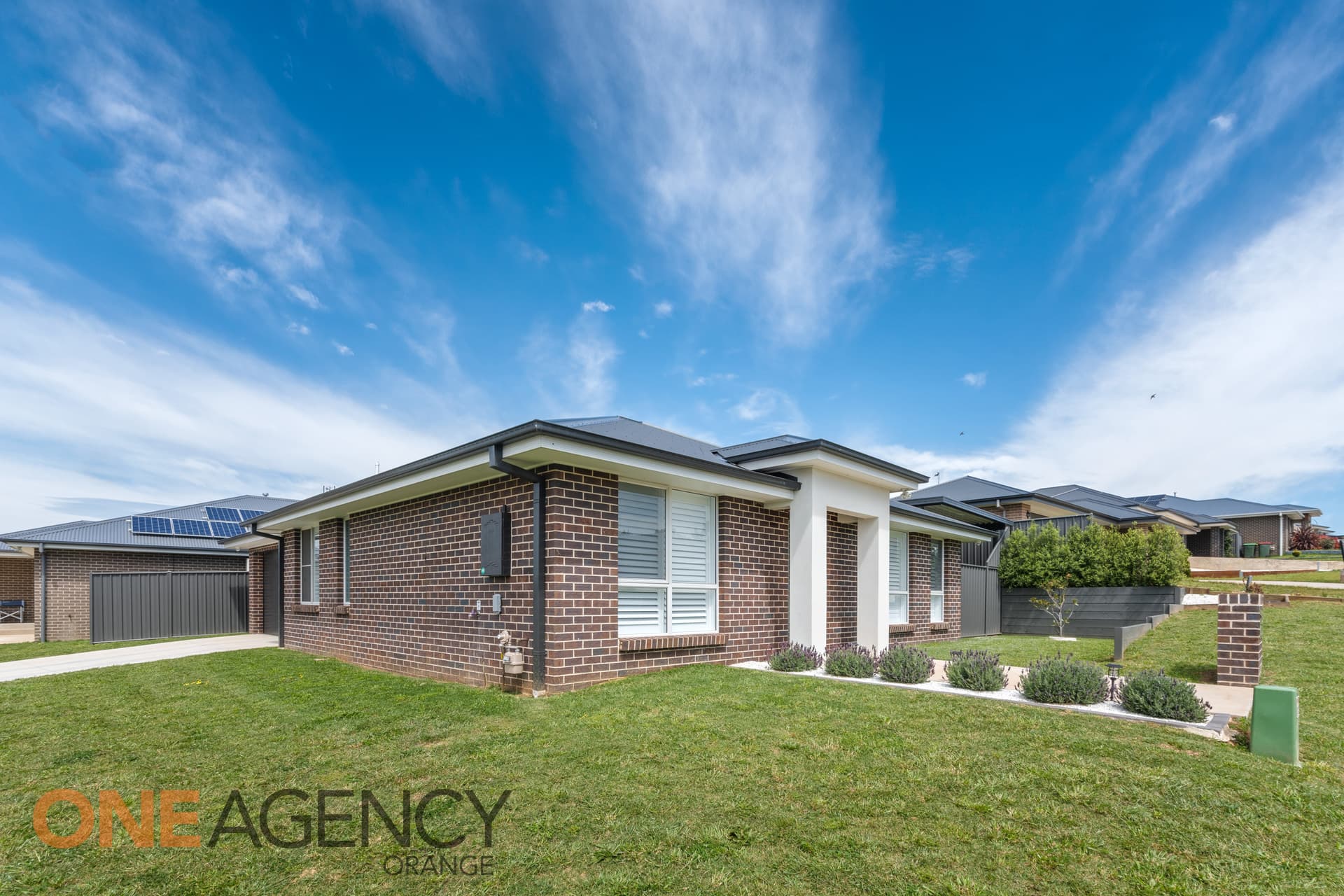 53 Moonstone Drive, Orange, Orange - Thumbnail 2