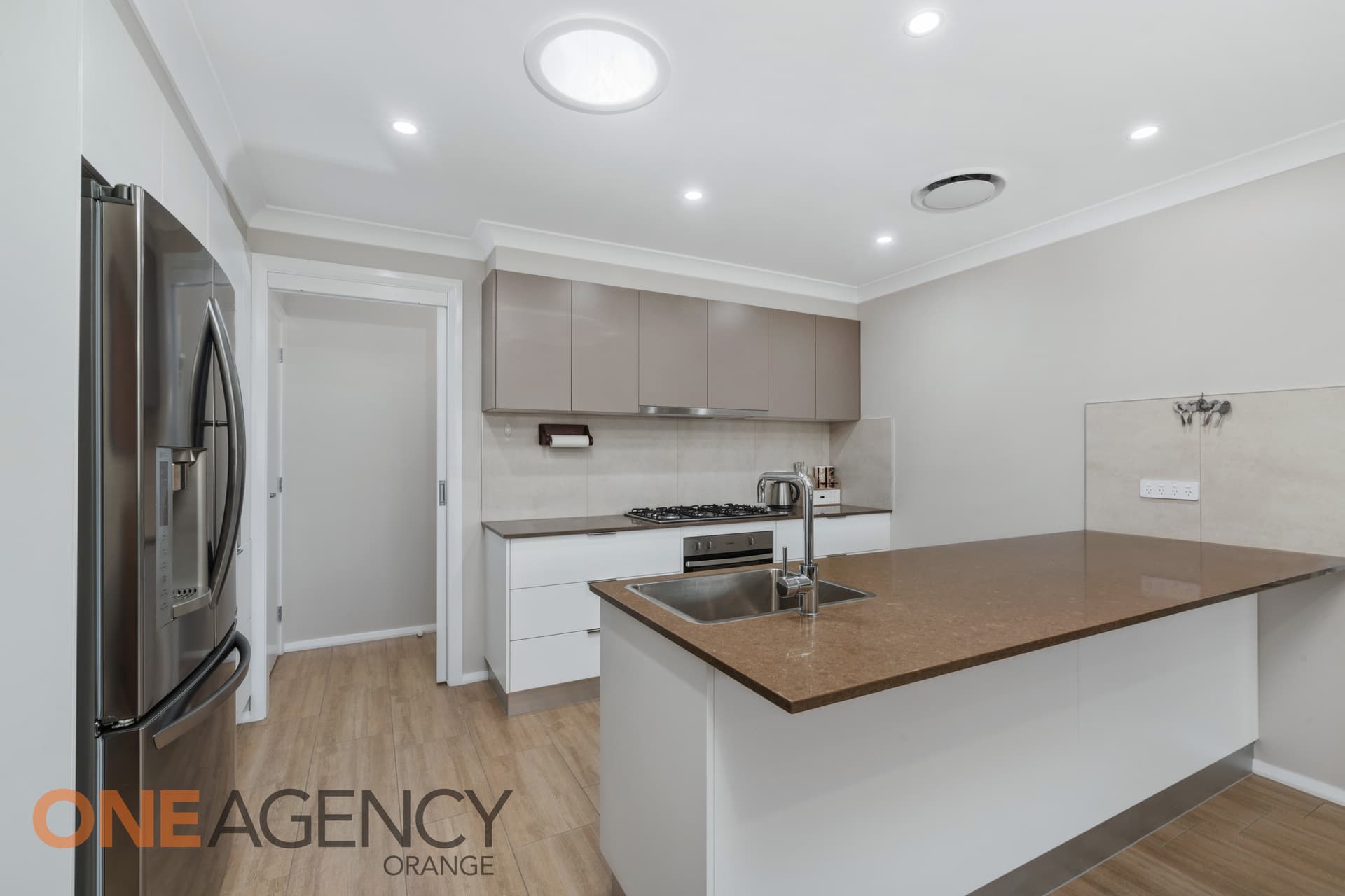 53 Moonstone Drive, Orange, Orange - Thumbnail 3