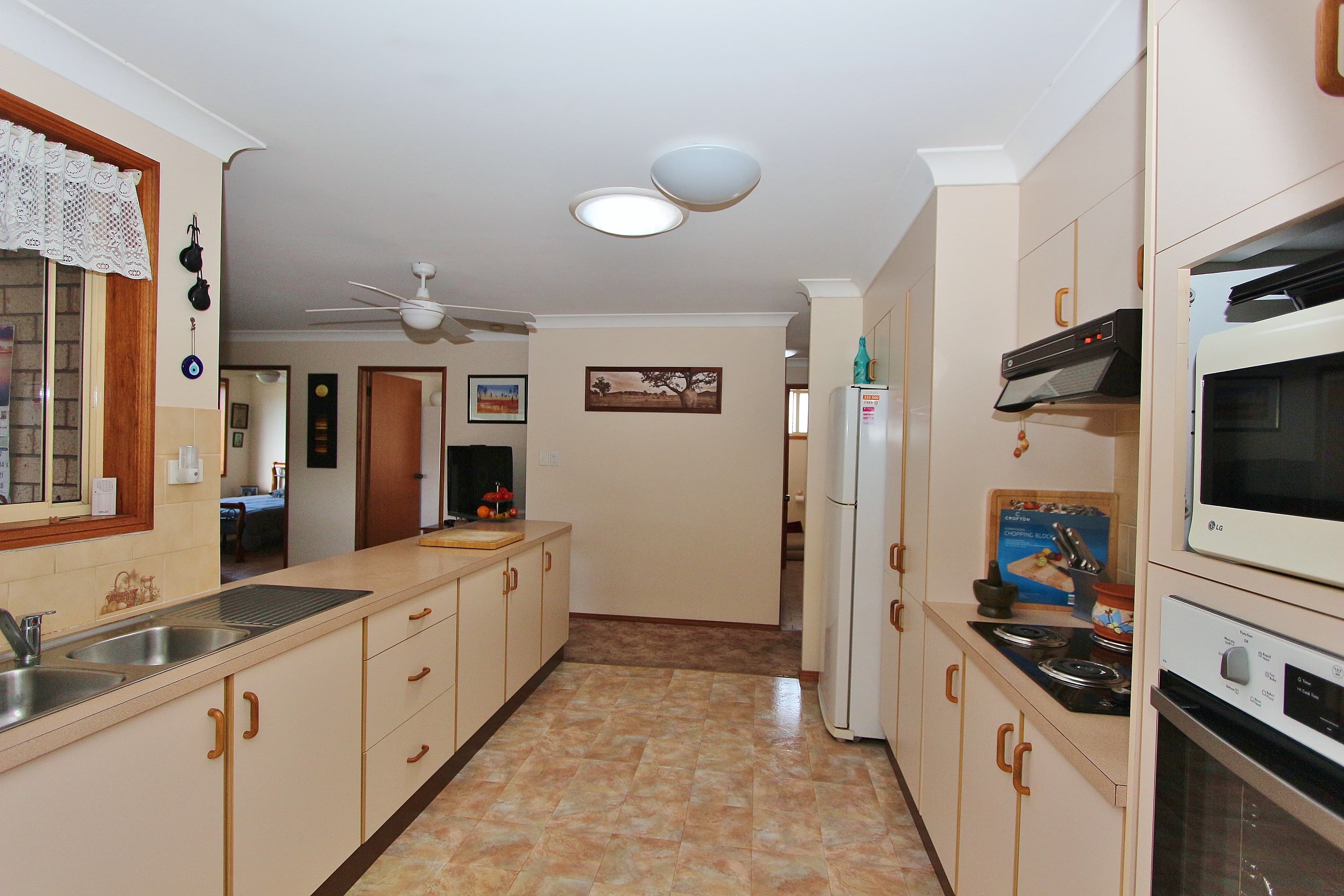 36 Eames Avenue, North Haven, North Haven - Thumbnail 7
