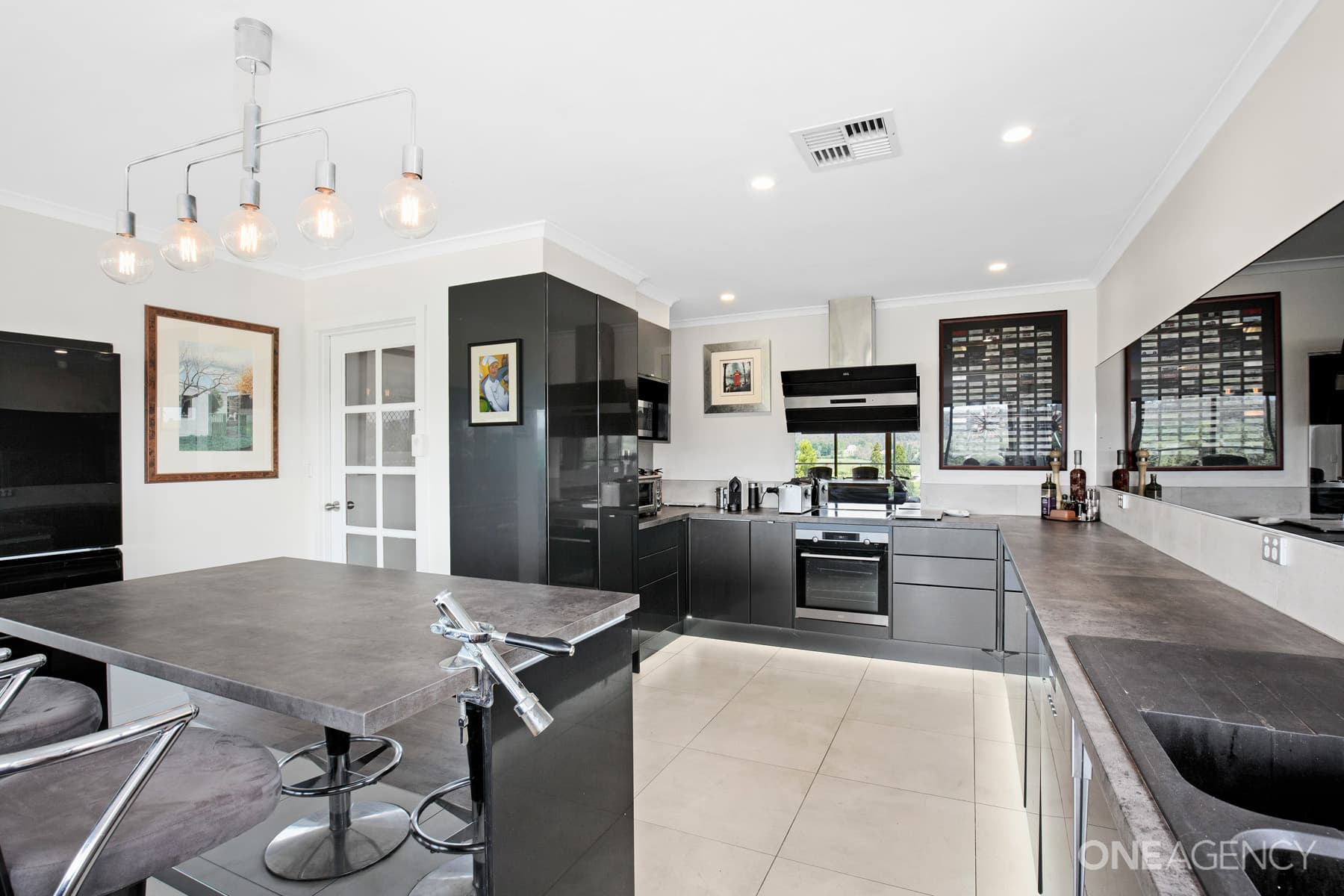 1 Panorama Place, Deloraine, Deloraine - Thumbnail 6