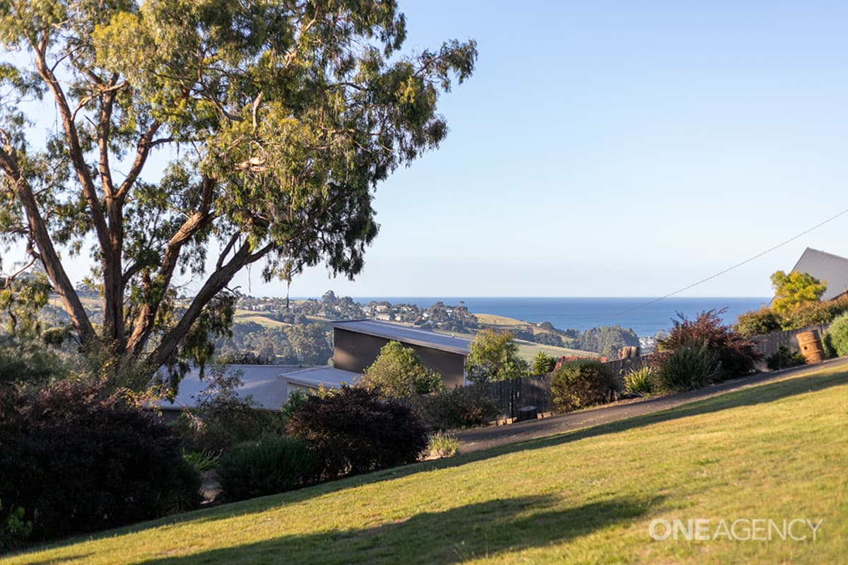 124 Ironcliffe Road, Penguin, Penguin - Thumbnail 2