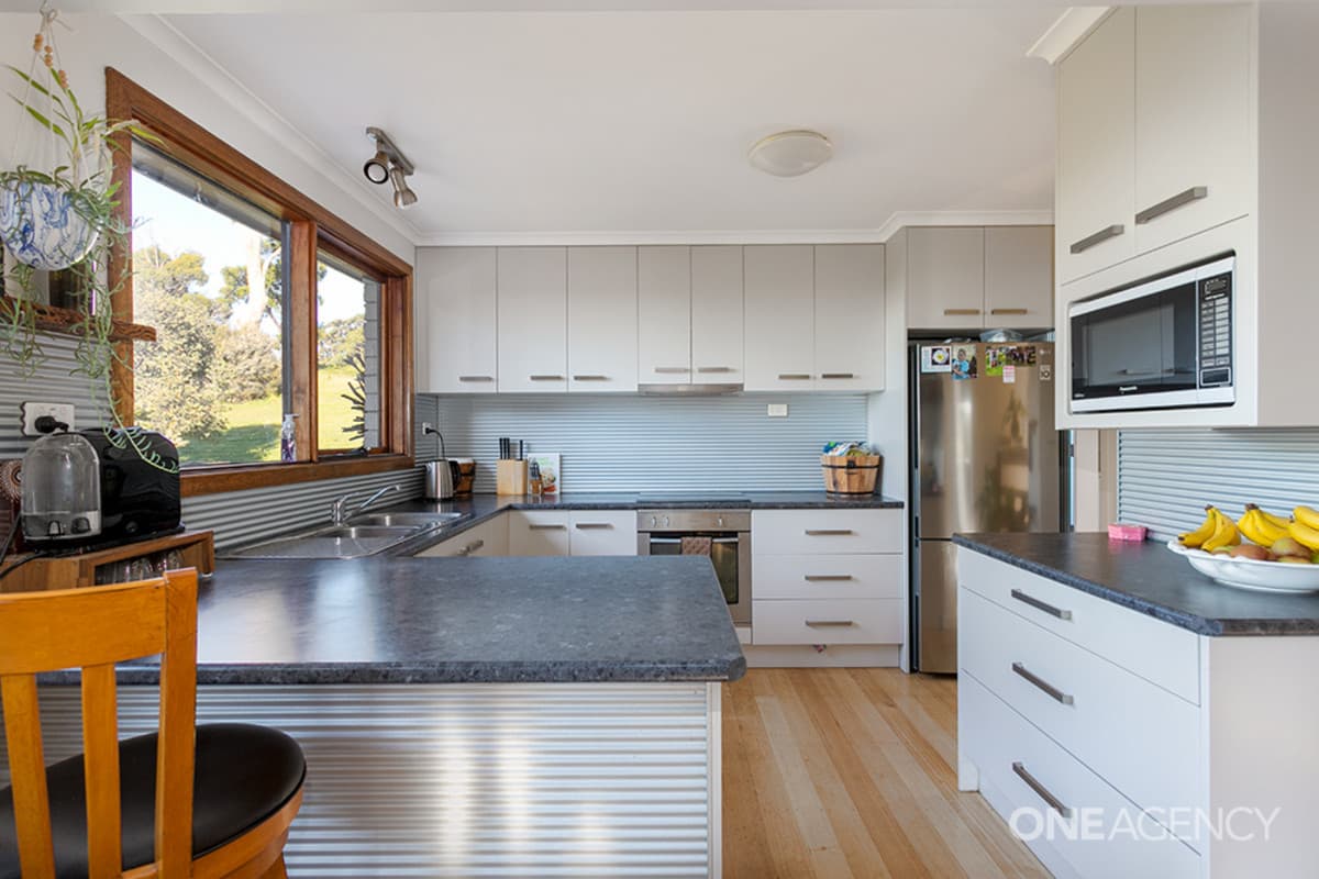 124 Ironcliffe Road, Penguin, Penguin - Thumbnail 5
