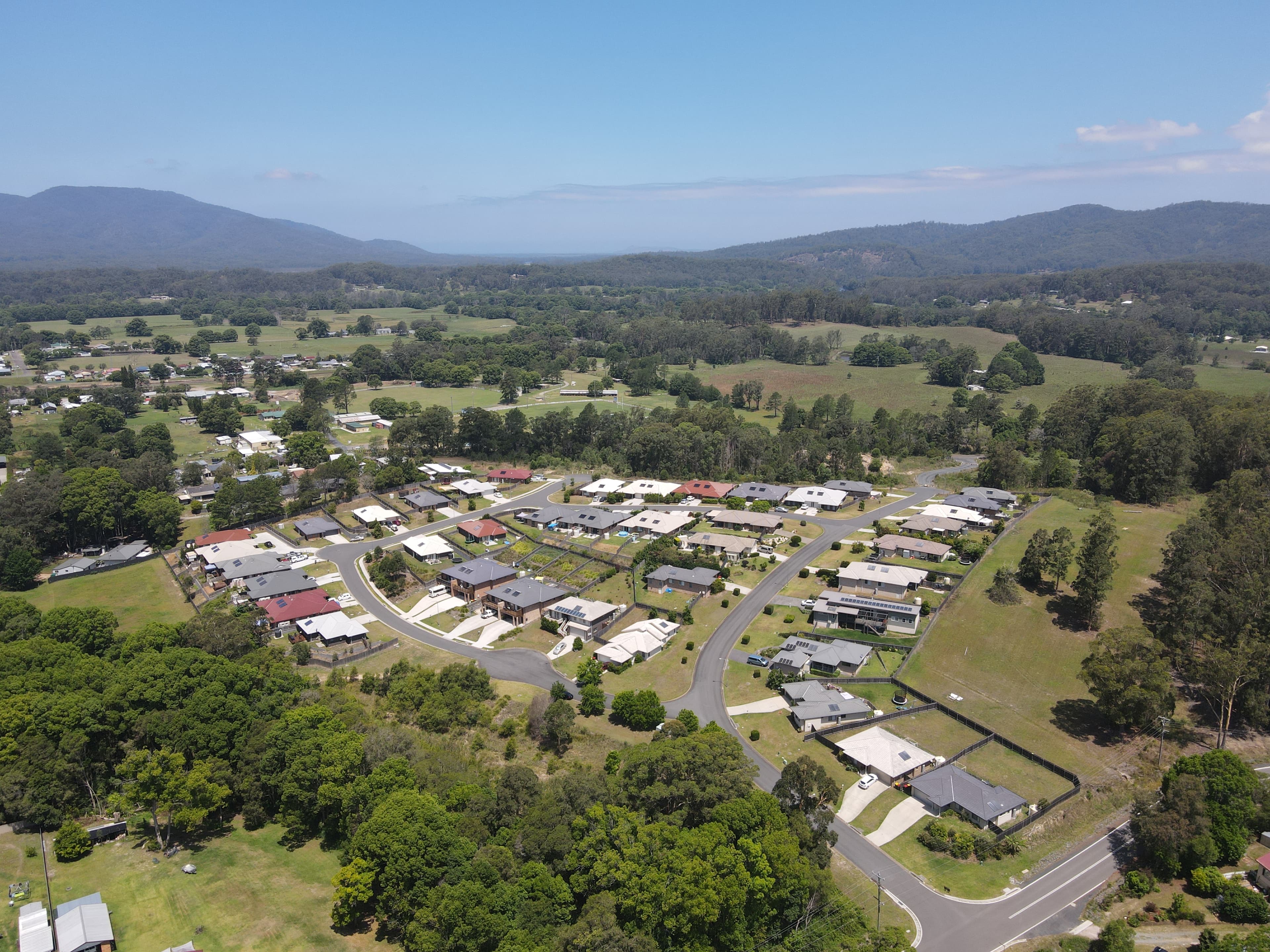 2 Mountain Spring Drive, Kendall, Kendall - Thumbnail 3