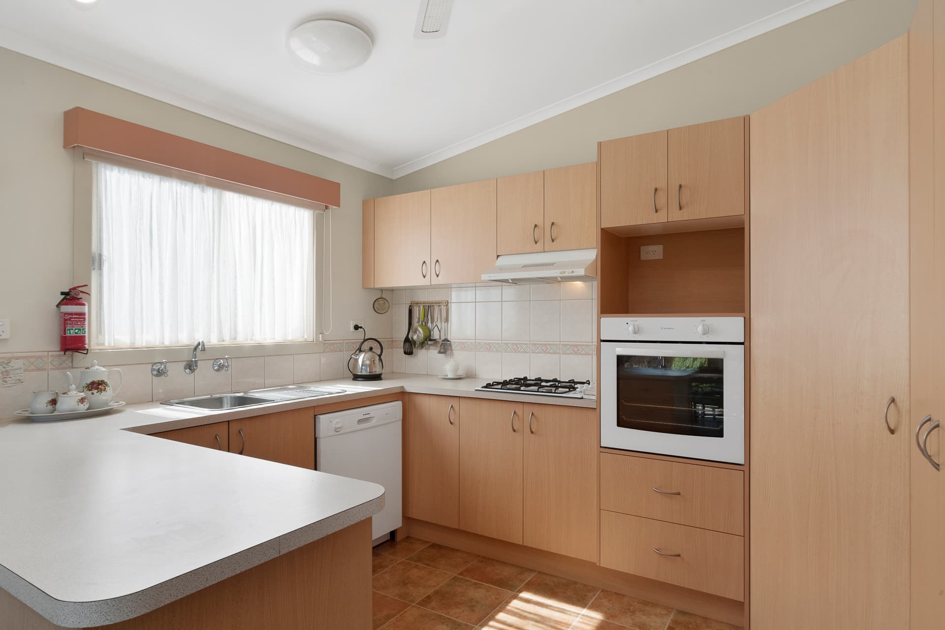 10 Seahaven Street, Hastings, Hastings - Thumbnail 2