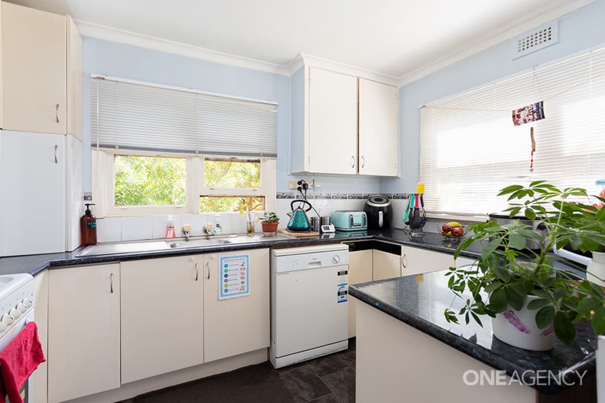 22 Belton Street, Acton, Acton - Thumbnail 2