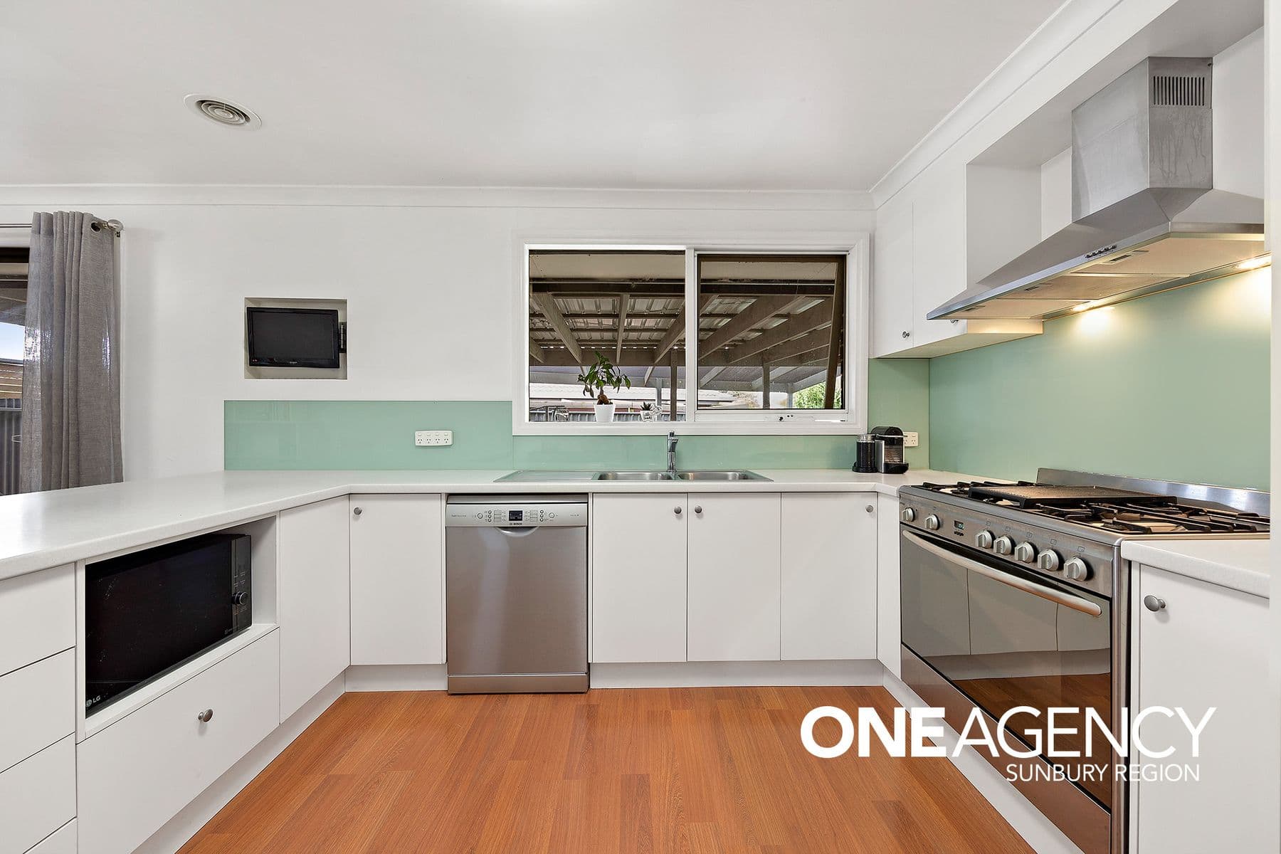28 Holloway Close, Sunbury, Sunbury - Thumbnail 4