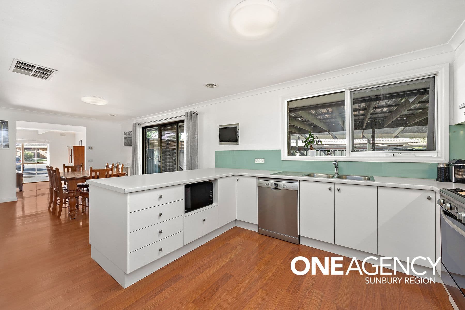 28 Holloway Close, Sunbury, Sunbury - Thumbnail 5