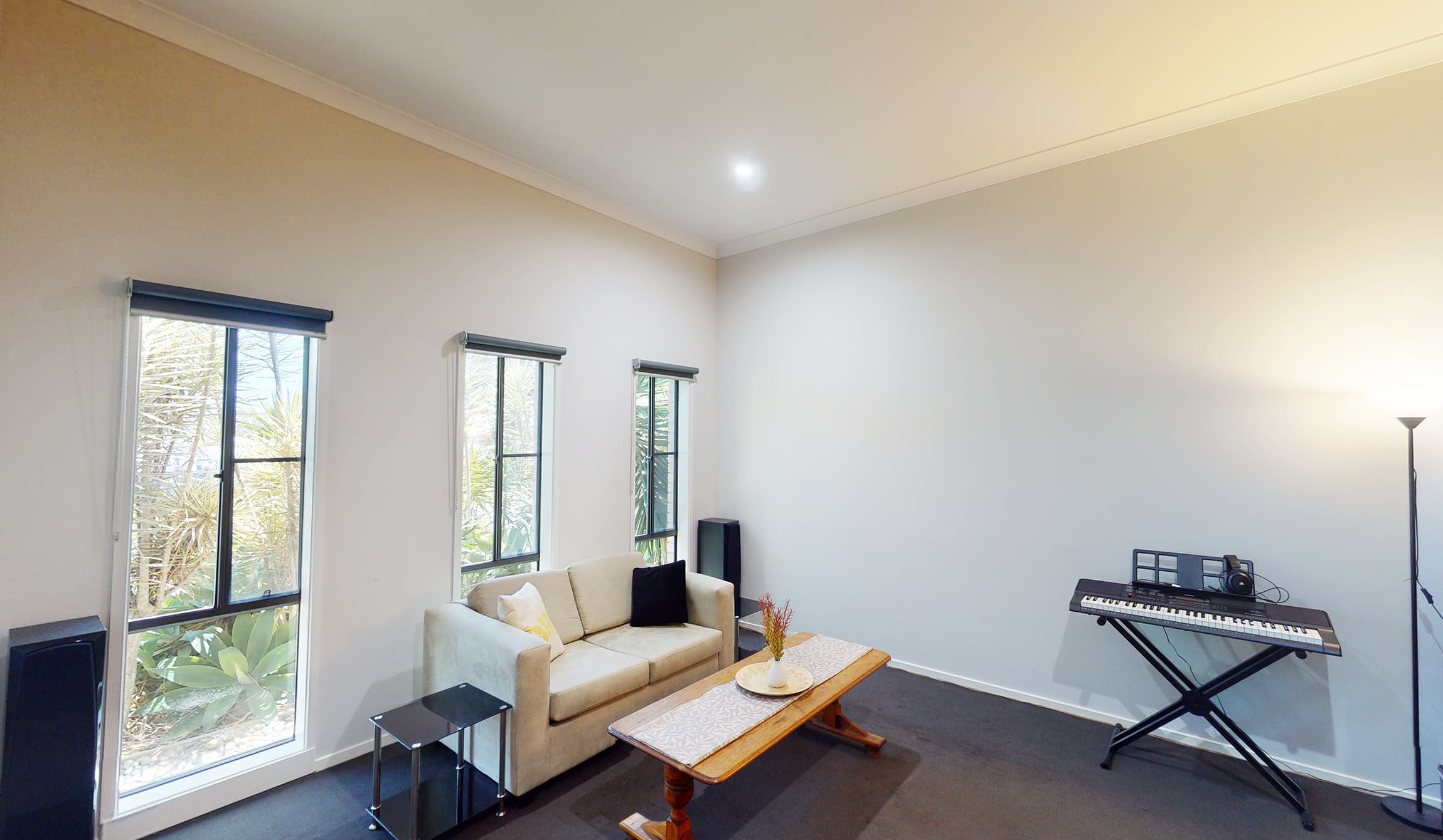 6 Seacrest Boulevard, Sandy Beach, Sandy Beach - Thumbnail 4