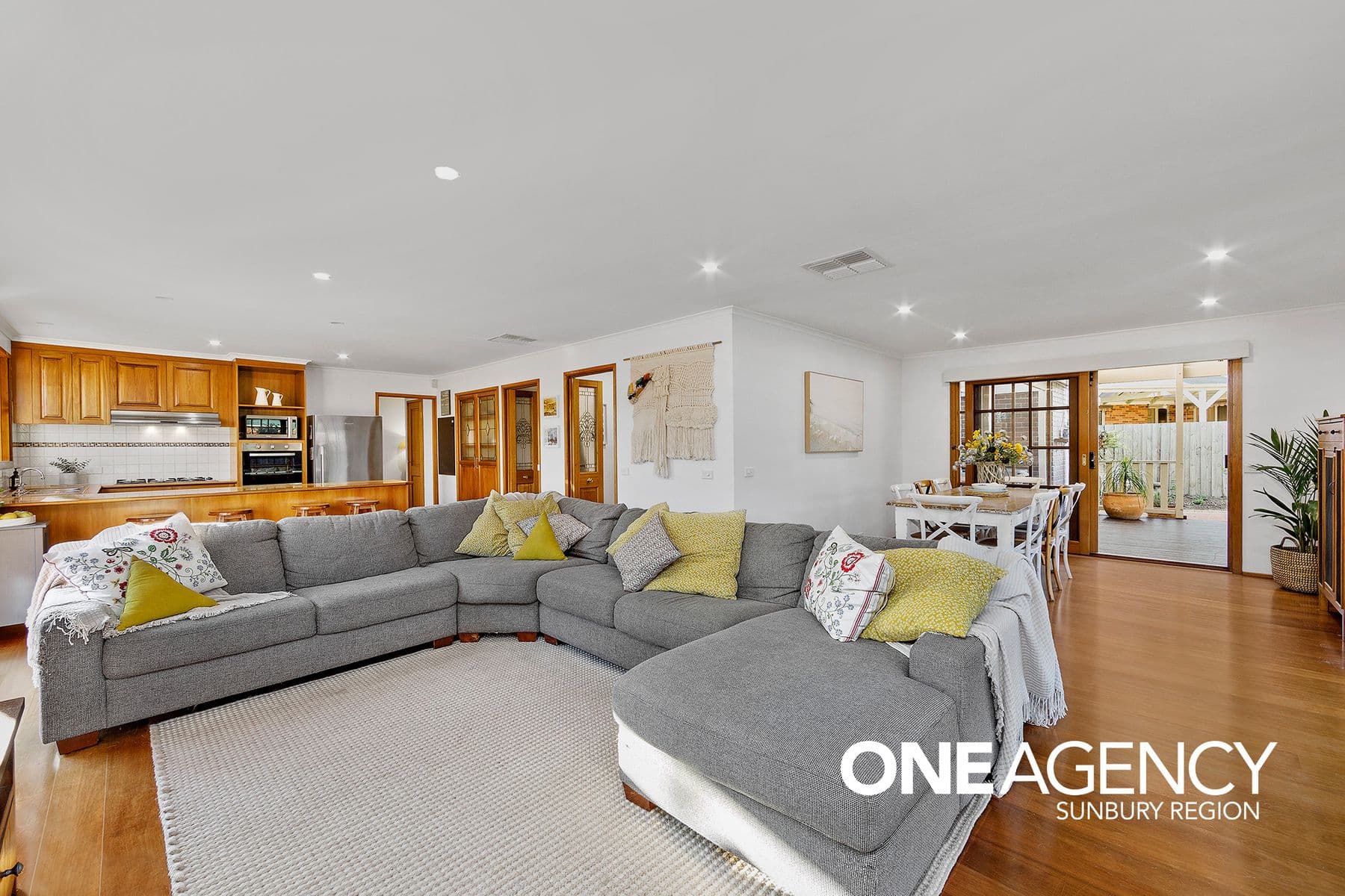 14 Bruce Court, Sunbury, Sunbury - Thumbnail 6