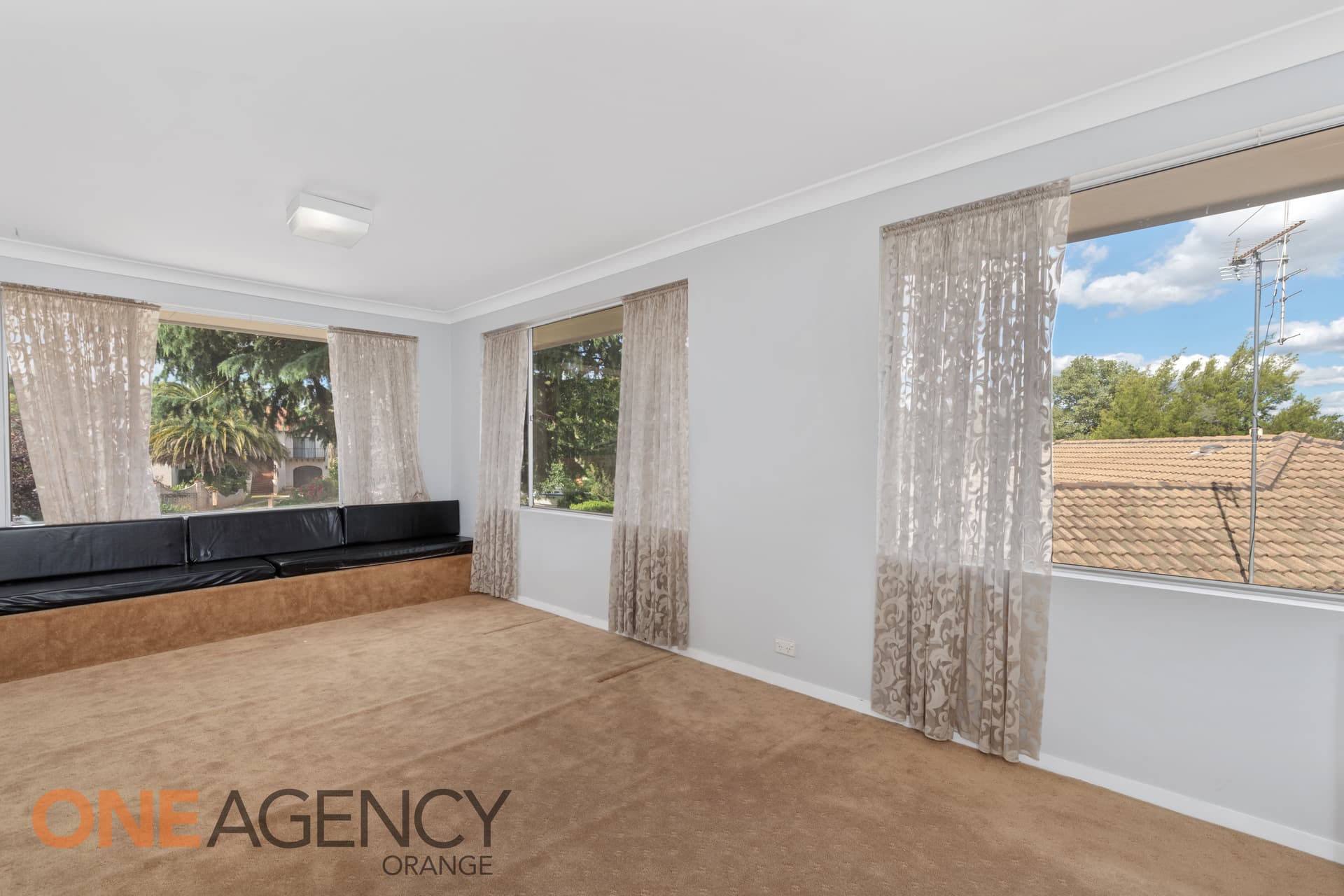 8  Regency Place, Orange, Orange - Thumbnail 2