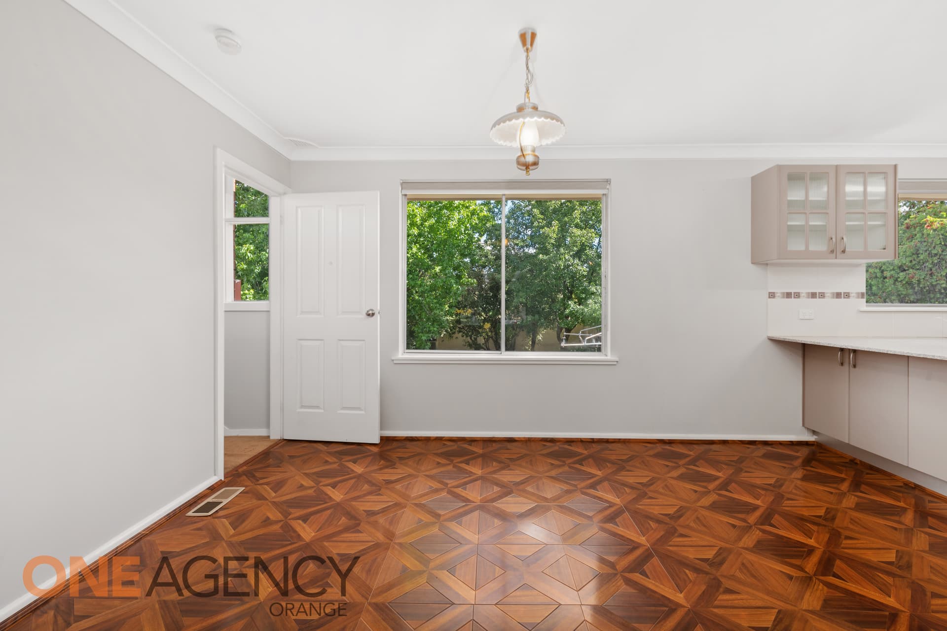 8  Regency Place, Orange, Orange - Thumbnail 6