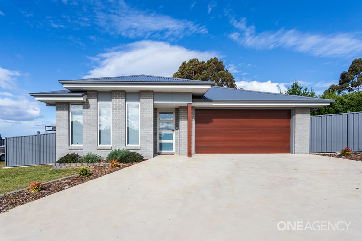 27 Pineleigh Street, Penguin, Penguin - Image 1