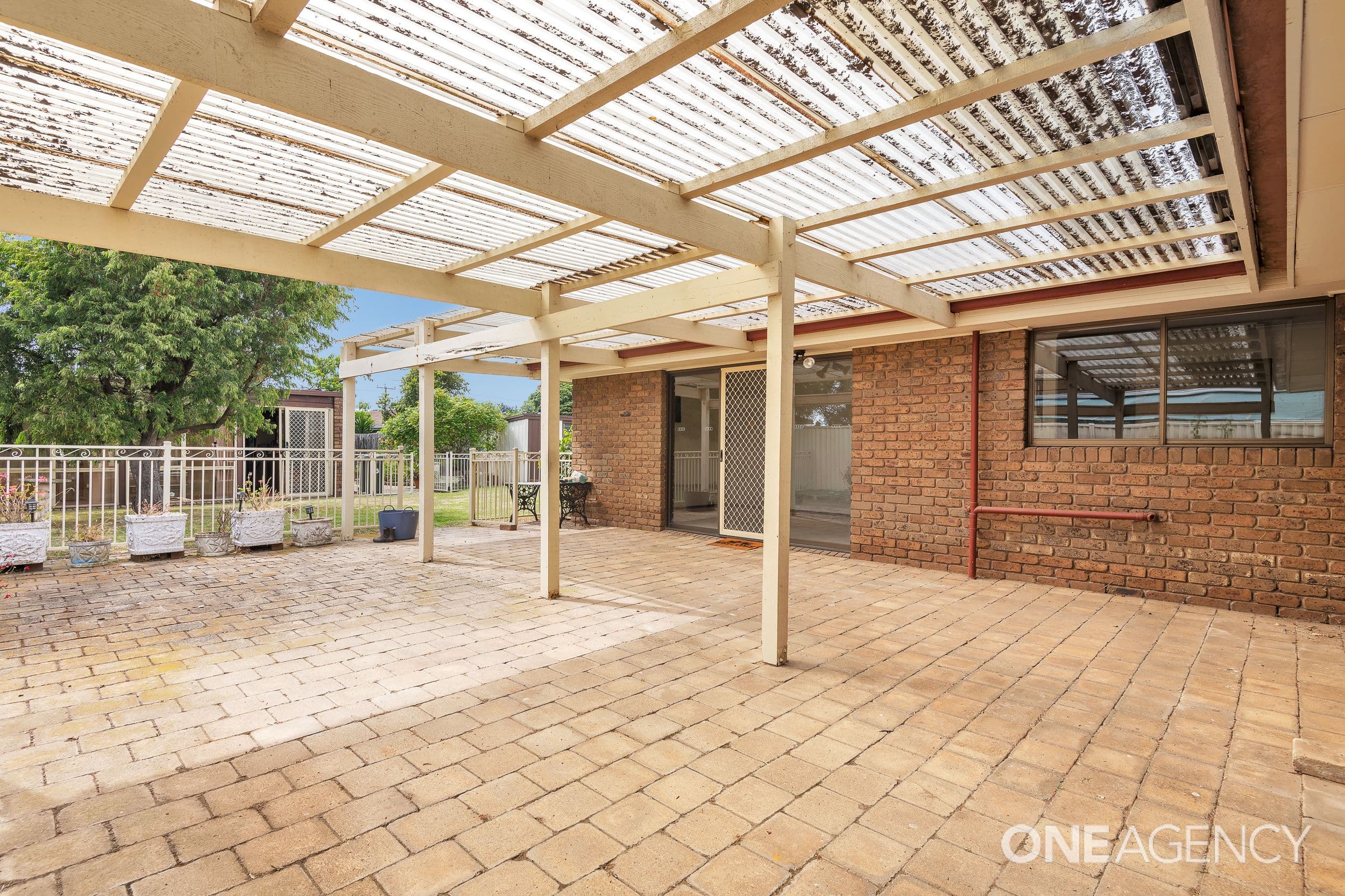 23 Melva Cresecent, Whittington, Whittington - Thumbnail 6