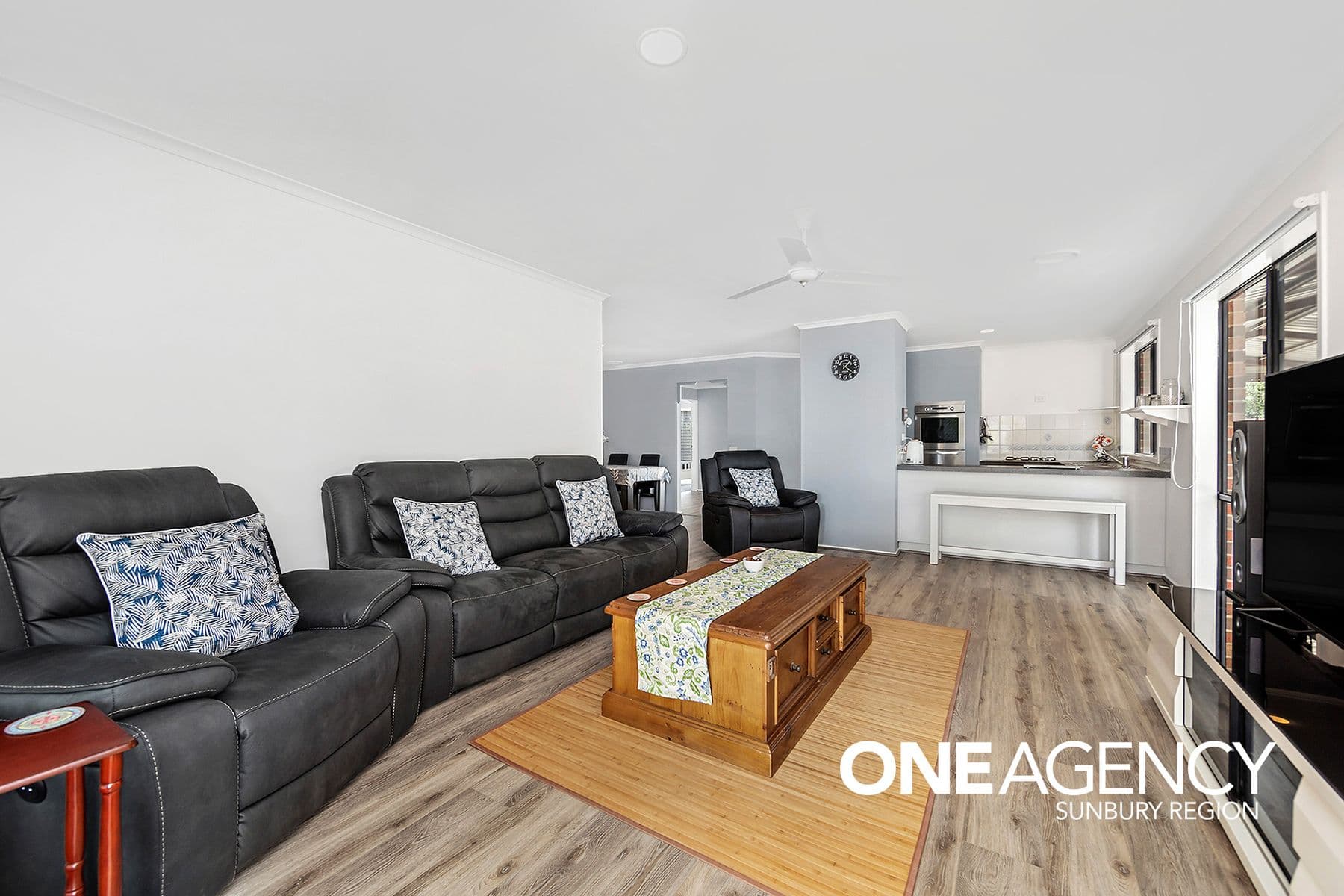 26 Sorbonne Drive, Sunbury, Sunbury - Thumbnail 4