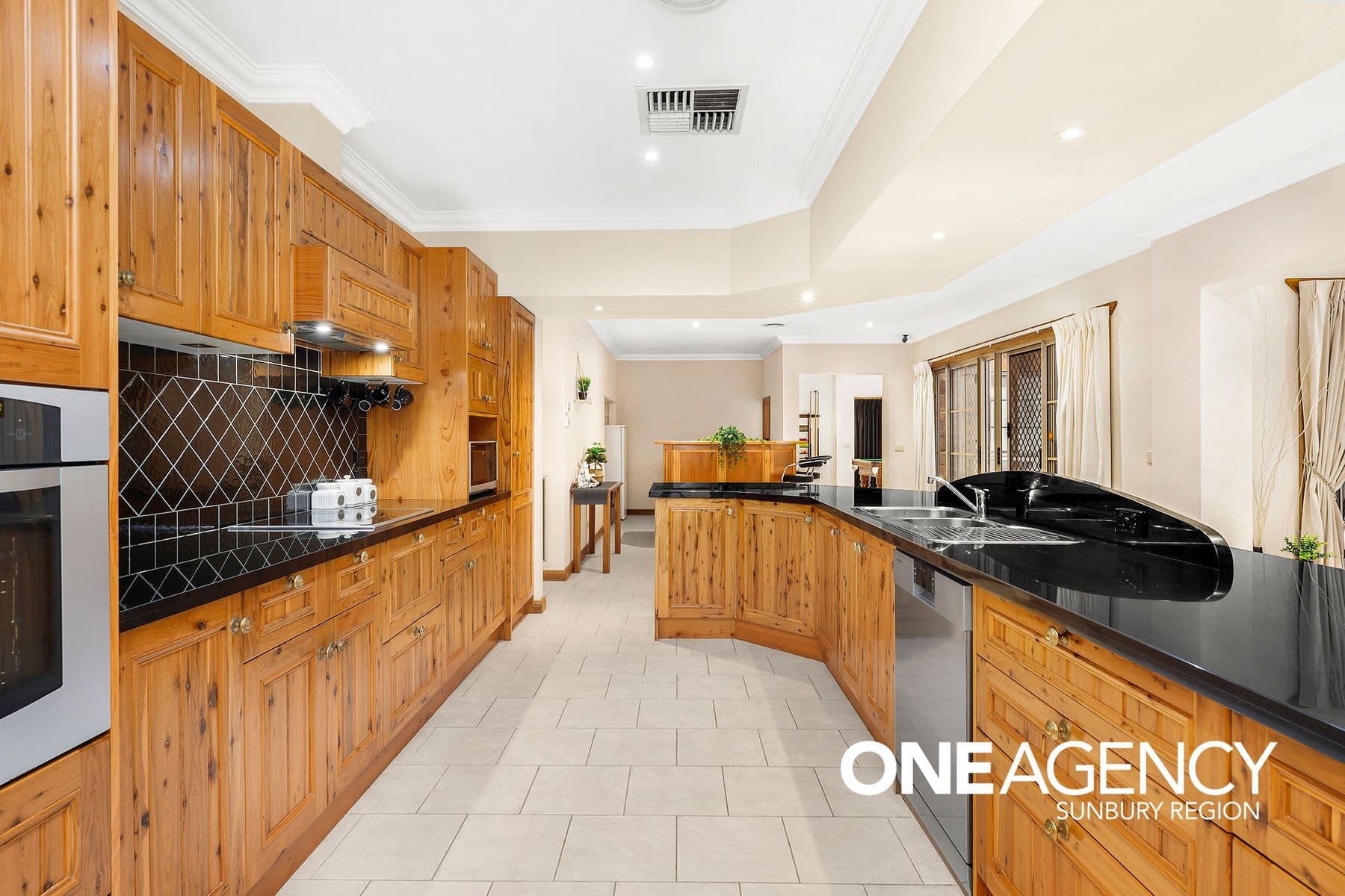 12 Verdelho Court, Sunbury, Sunbury - Thumbnail 3