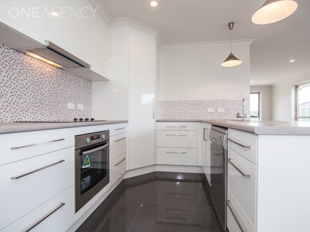 2/100 Mount Stuart Drive, Newnham, Newnham - Thumbnail 2