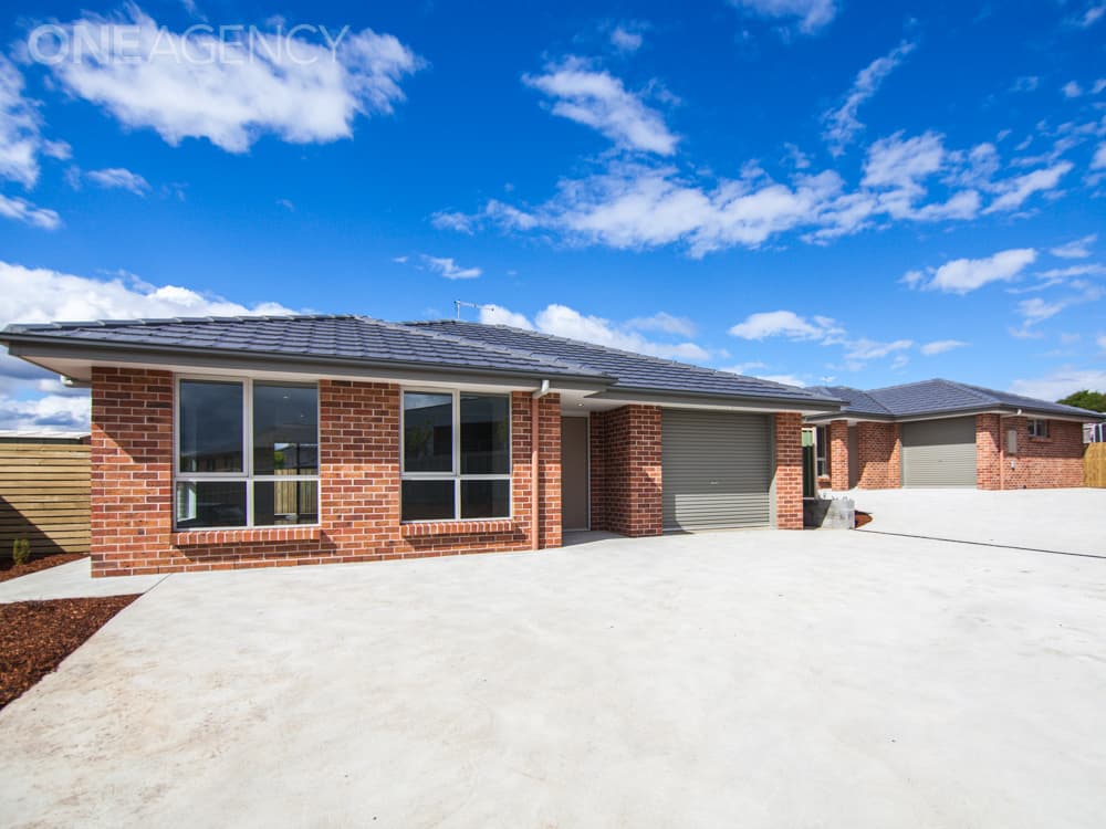 2/100 Mount Stuart Drive, Newnham, Newnham - Image 1
