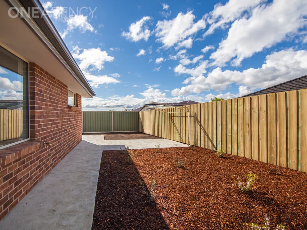 2/100 Mount Stuart Drive, Newnham, Newnham - Thumbnail 7
