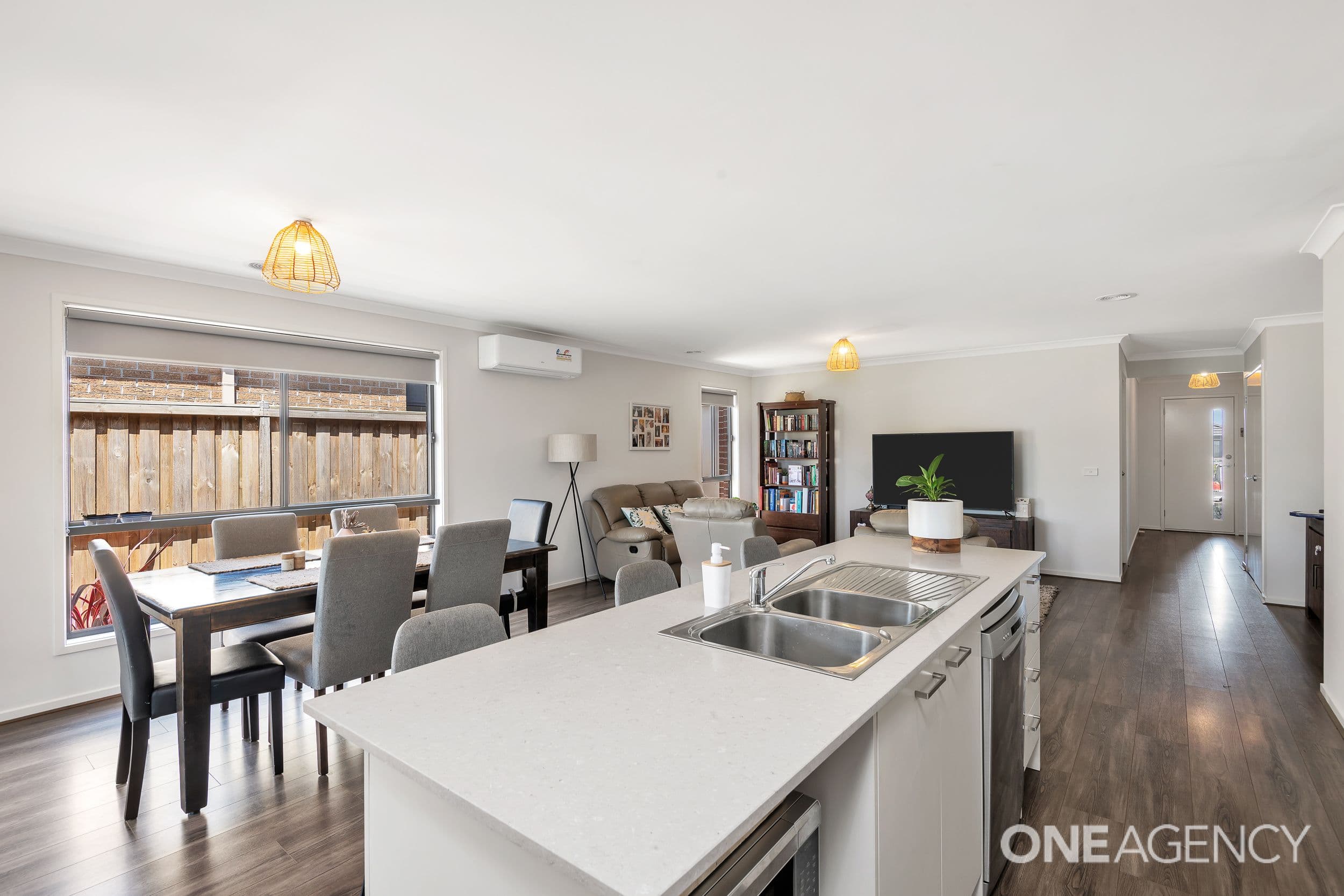 11 Carisbrook Street, Armstrong Creek, Calderwood - Thumbnail 4