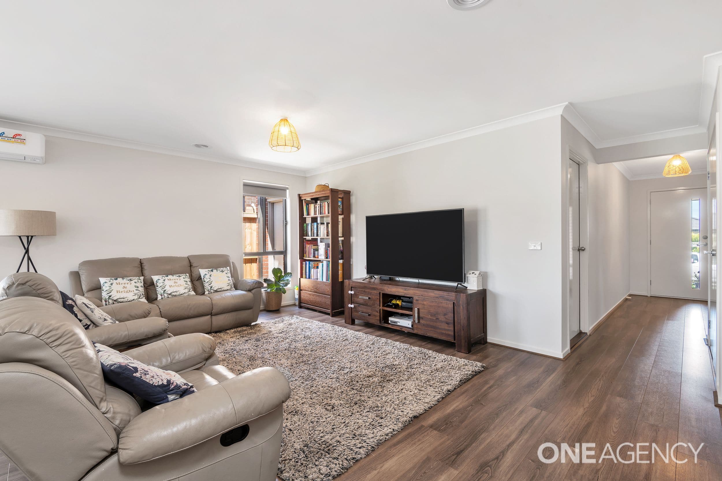 11 Carisbrook Street, Armstrong Creek, Calderwood - Thumbnail 5