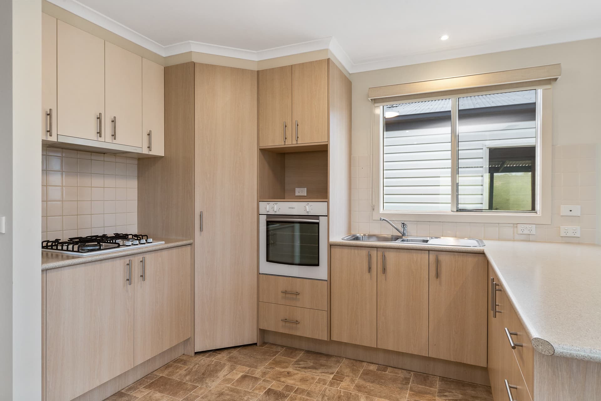 1 Dolphin Street, Hastings, Hastings - Thumbnail 2