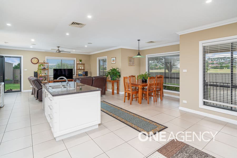 2/7 BEDERVALE Street, Bourkelands, Bourkelands - Thumbnail 2