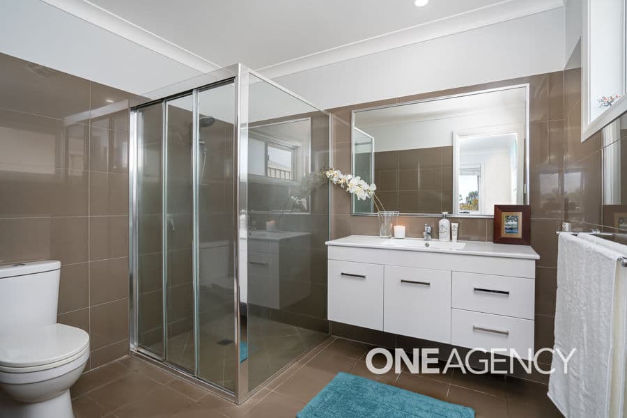 35 BARTON Avenue, Lloyd, Lloyd - Thumbnail 8