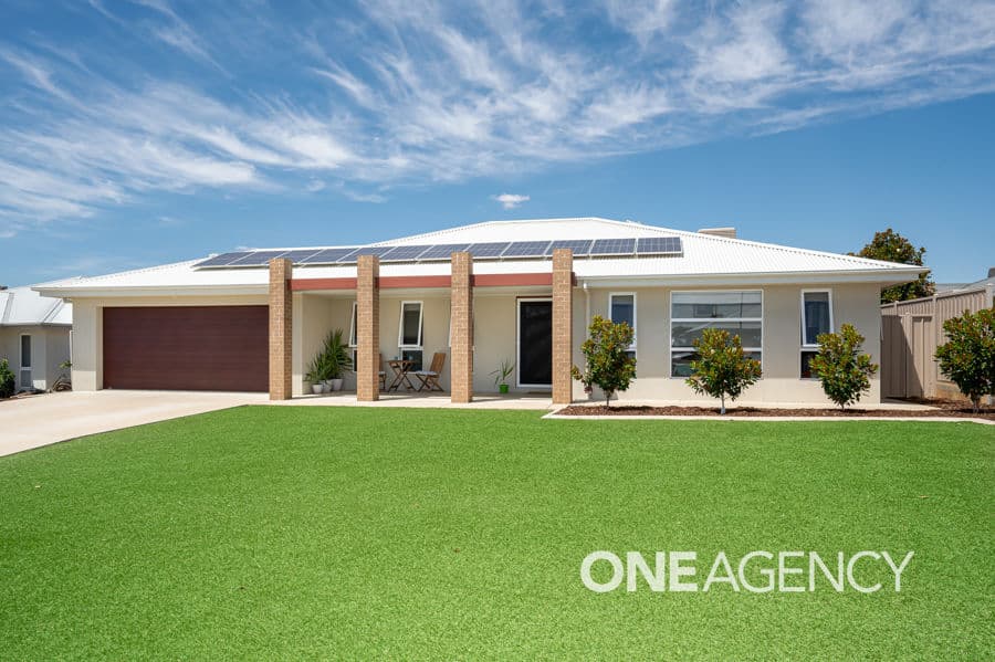 35 BARTON Avenue, Lloyd, Lloyd - Image 1