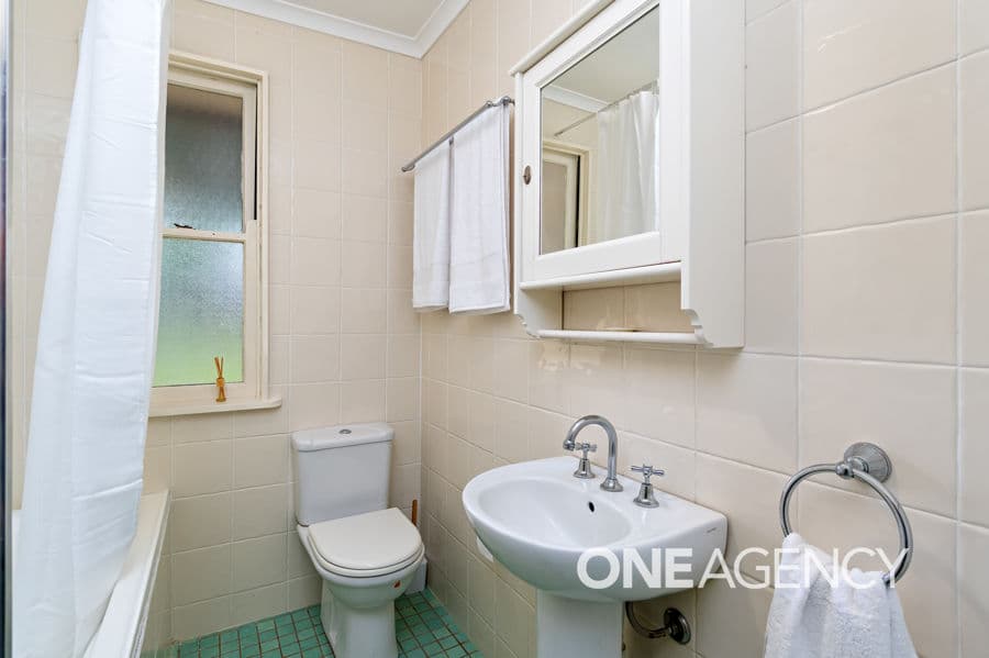 27 GILMORE Avenue, Mount Austin, Mount Austin - Thumbnail 6