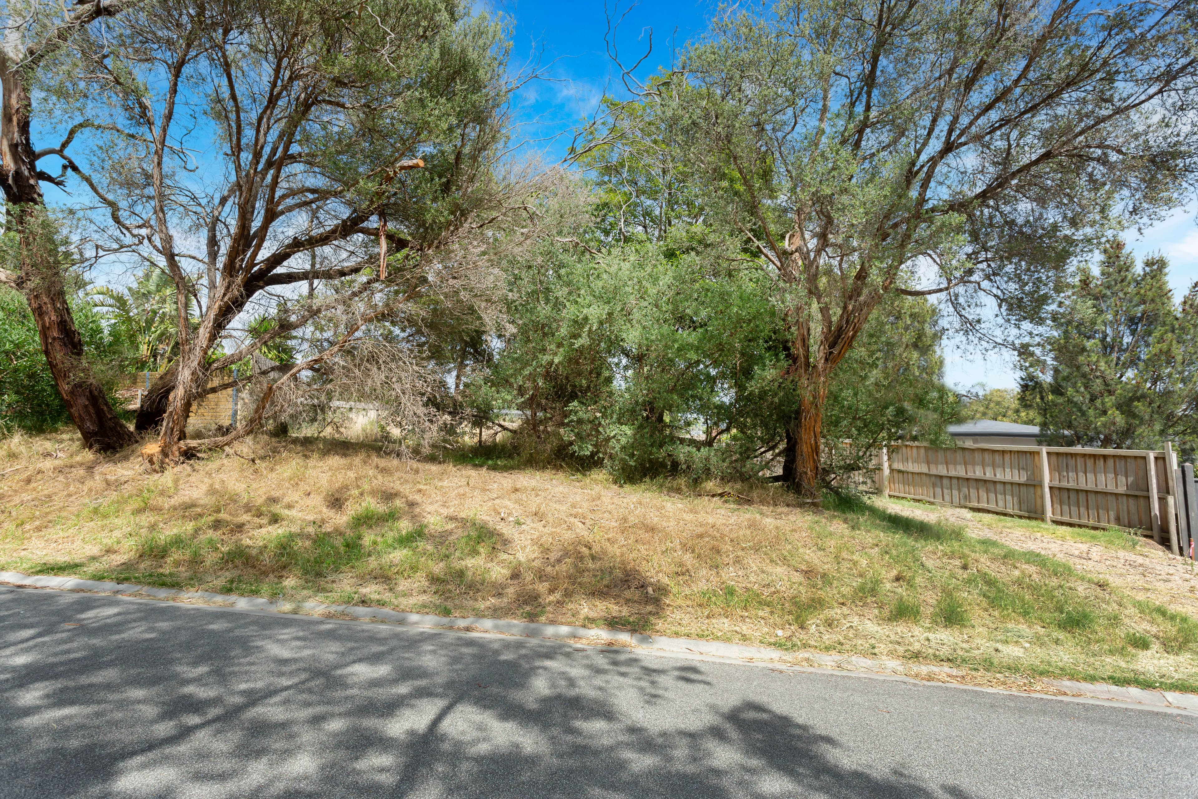 42 Bayview Avenue, Rosebud, Rosebud - Thumbnail 4