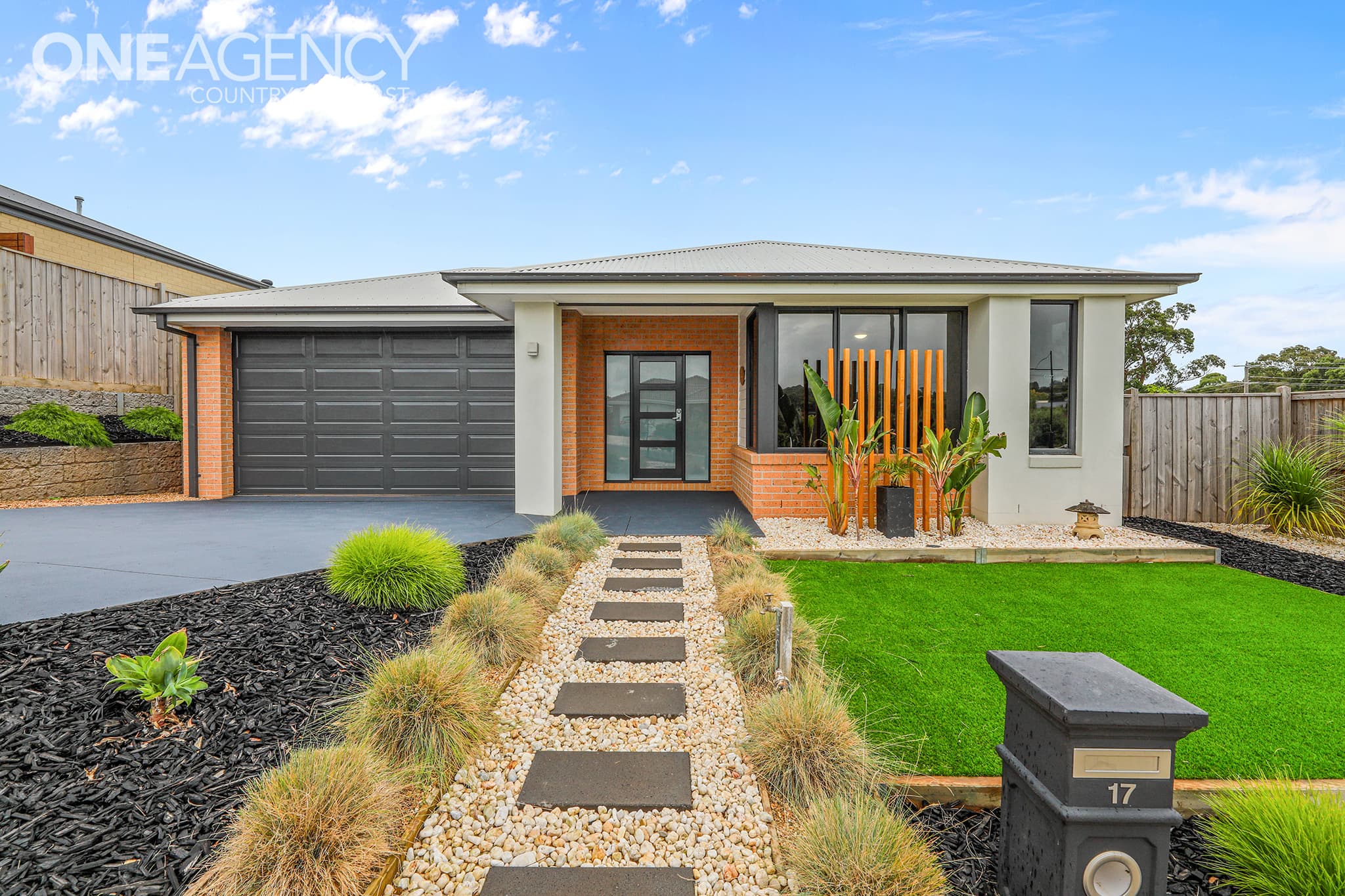 17 Redleaf Avenue, Warragul, Morisset Park - Image 1