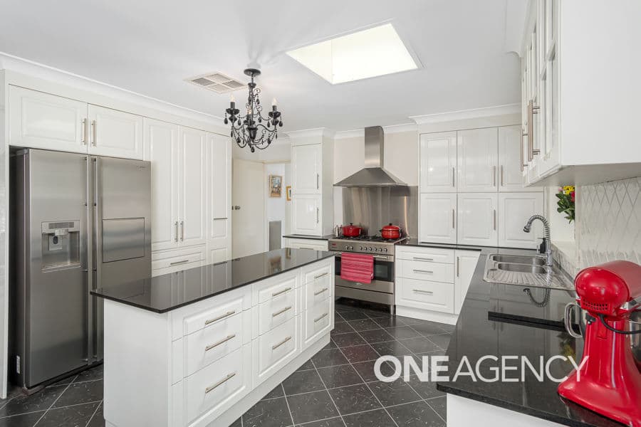 22 BAVARIA Street, Tolland, Tolland - Thumbnail 4