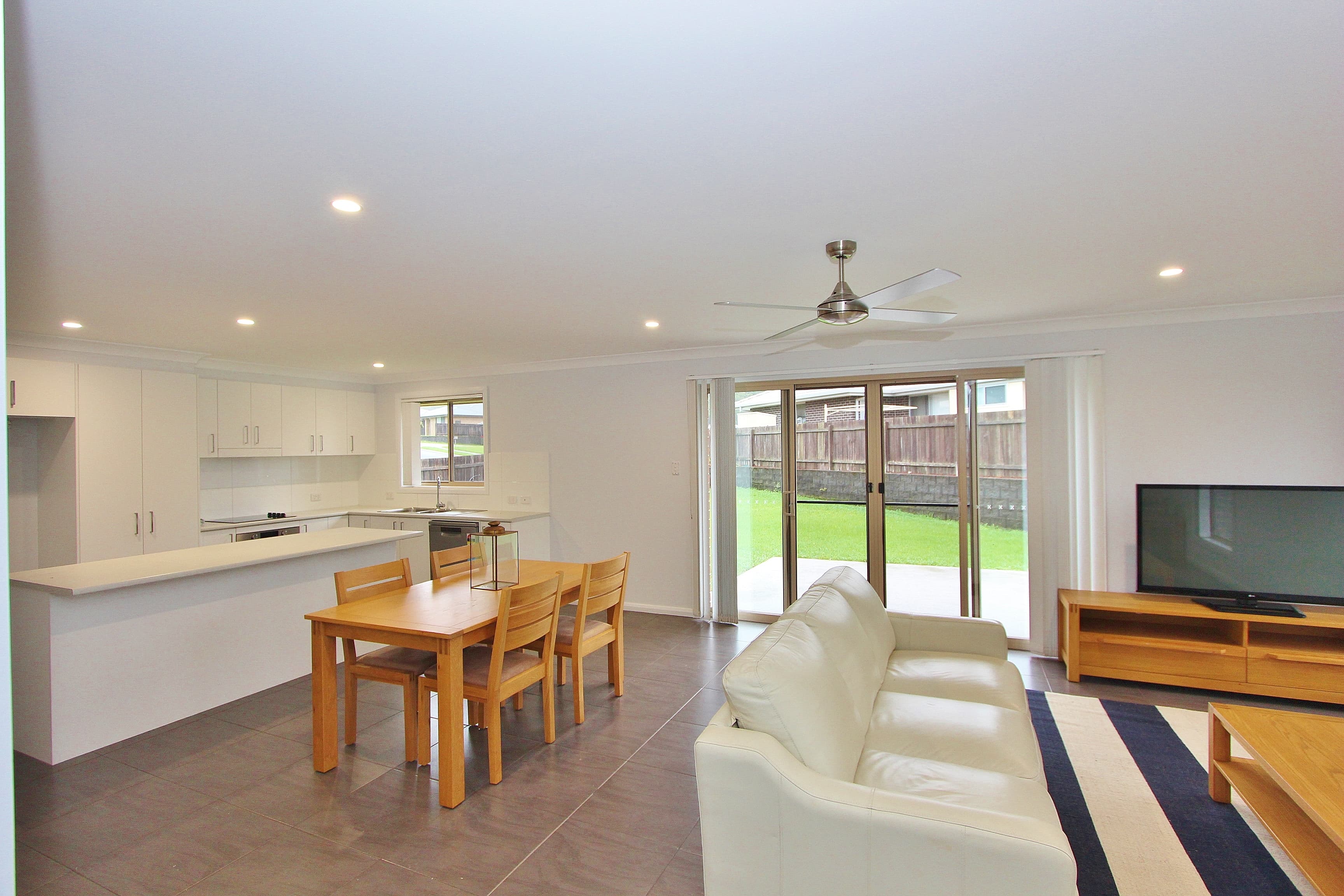 46 Cleone Drive, Kendall, Kendall - Thumbnail 3