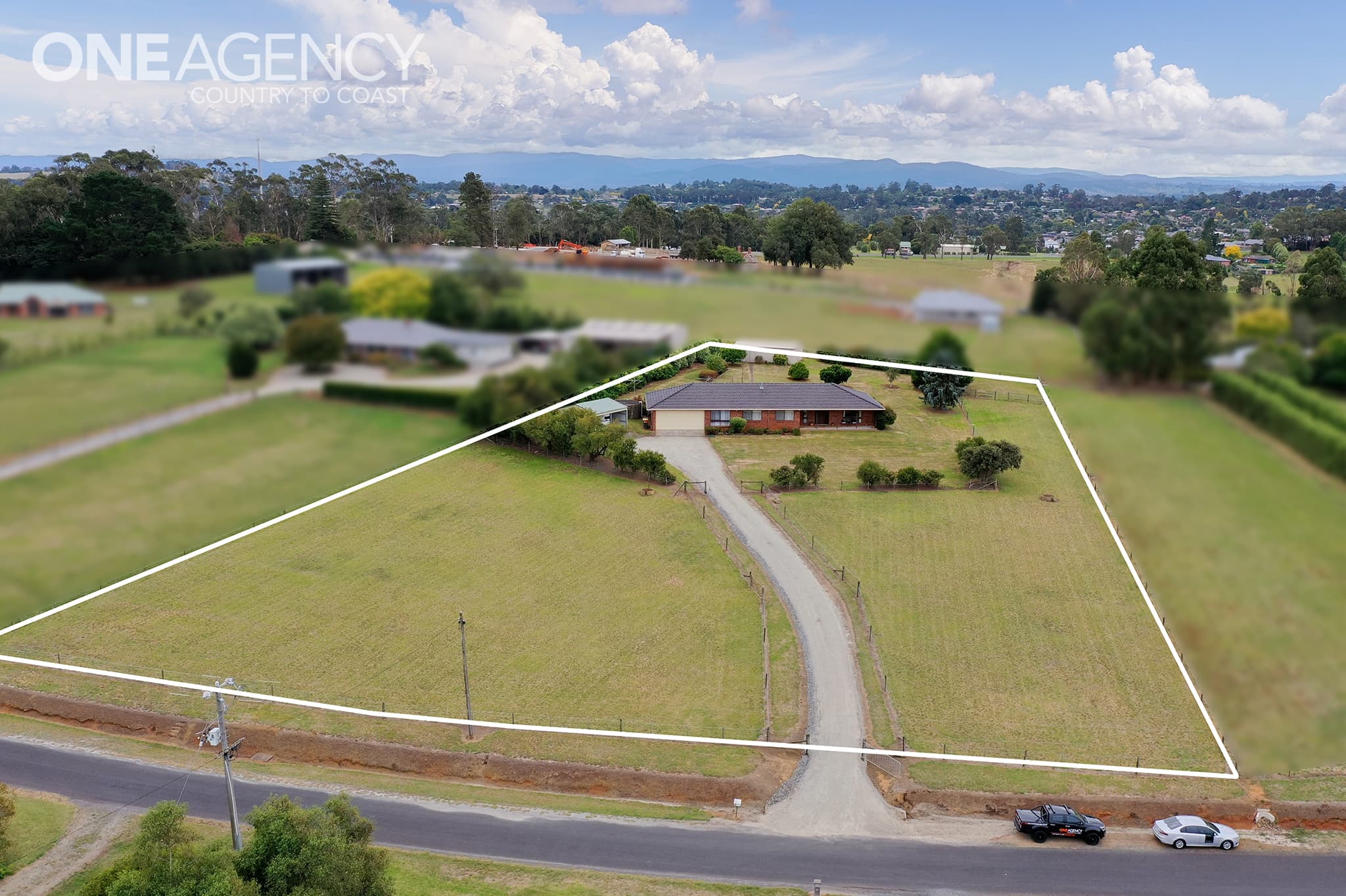 23 Simper Court, Drouin, Berry - Image 1