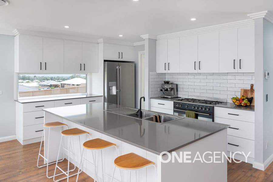 18 BENNELONG Crescent, Lloyd, Lloyd - Thumbnail 4
