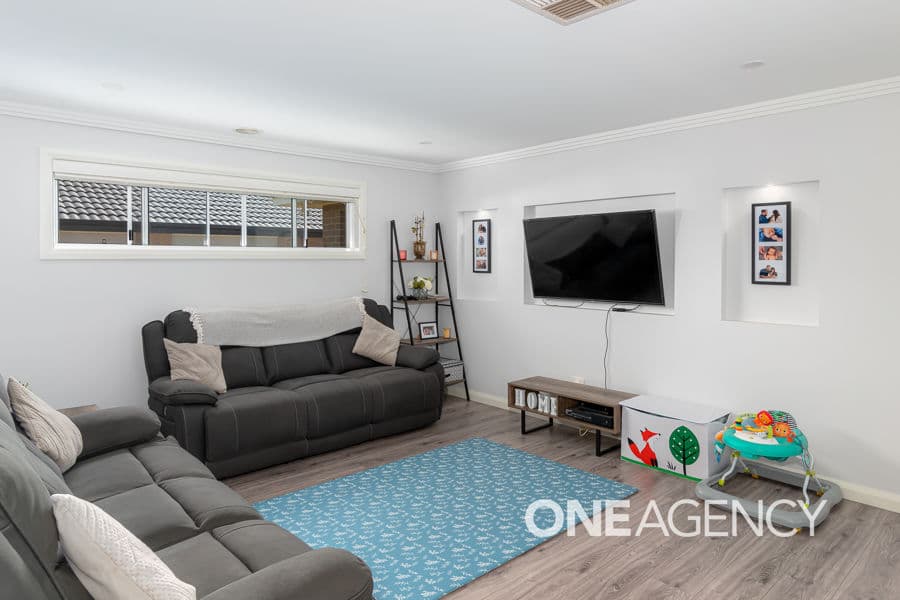 38 FLACK Crescent, Boorooma, Boorooma - Thumbnail 3