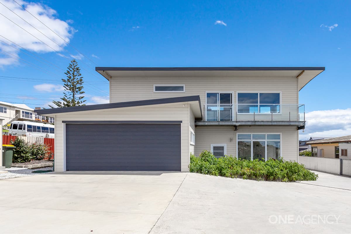 7 Seaside Crescent, Penguin, Penguin - Thumbnail 2