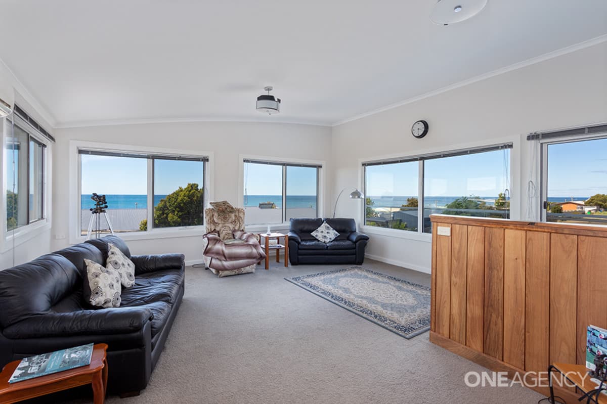 7 Seaside Crescent, Penguin, Penguin - Thumbnail 5