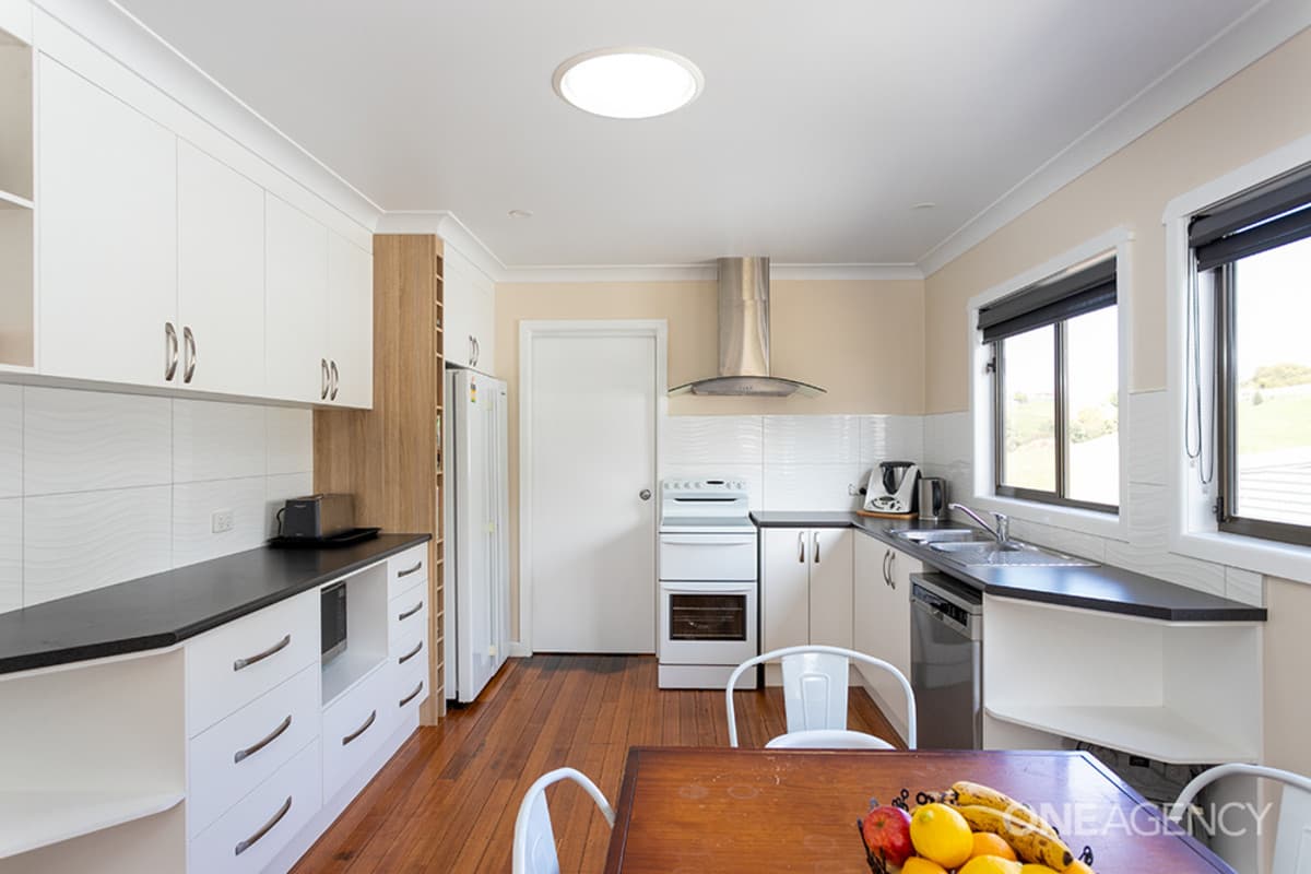 30 Whitford Street, Upper Burnie, Upper Burnie - Thumbnail 2
