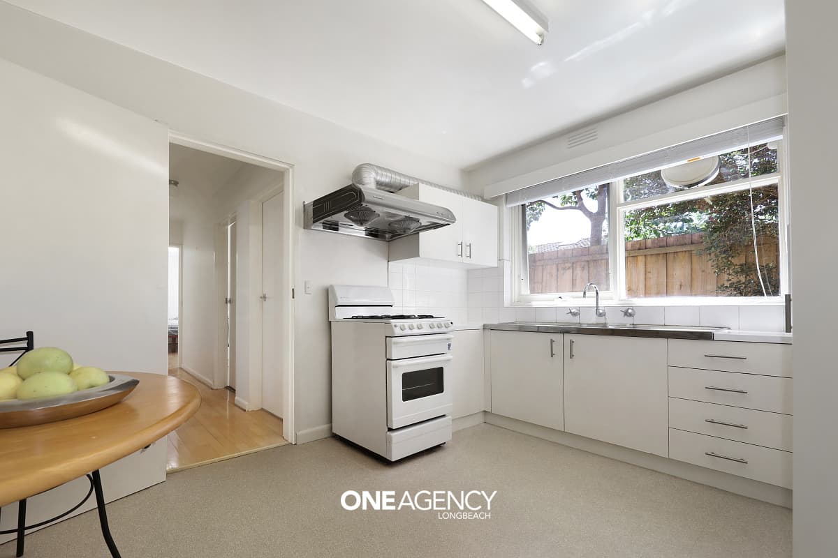 7/9 Barker Street, Cheltenham, Cheltenham - Thumbnail 2