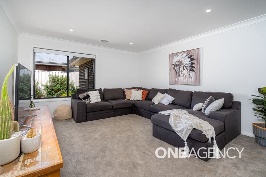 23 YENDA Avenue, Gobbagombalin, Bowen Mountain - Thumbnail 2