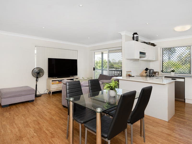 Unit 1/25 Miriam Street, Holland Park West, Holland Park West - Thumbnail 2