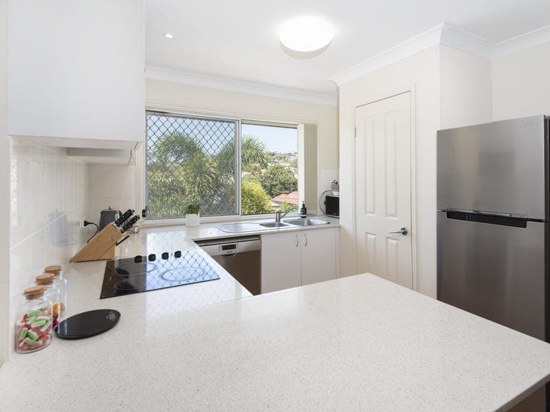Unit 1/25 Miriam Street, Holland Park West, Holland Park West - Thumbnail 3